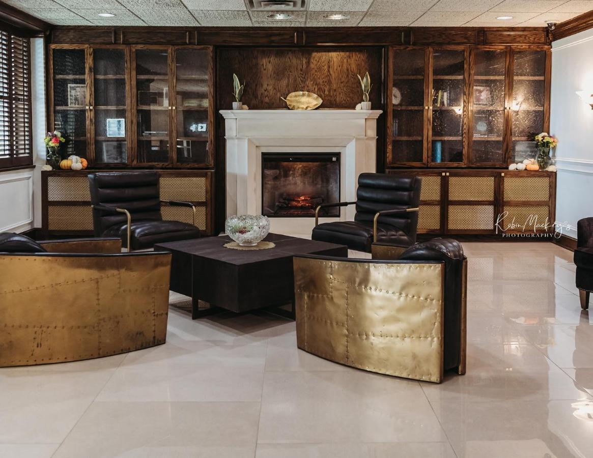 Hotel Phillips Бартлсвилл Экстерьер фото