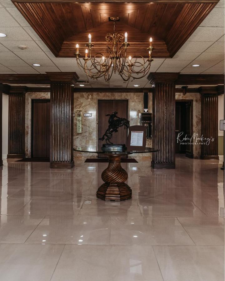 Hotel Phillips Бартлсвилл Экстерьер фото