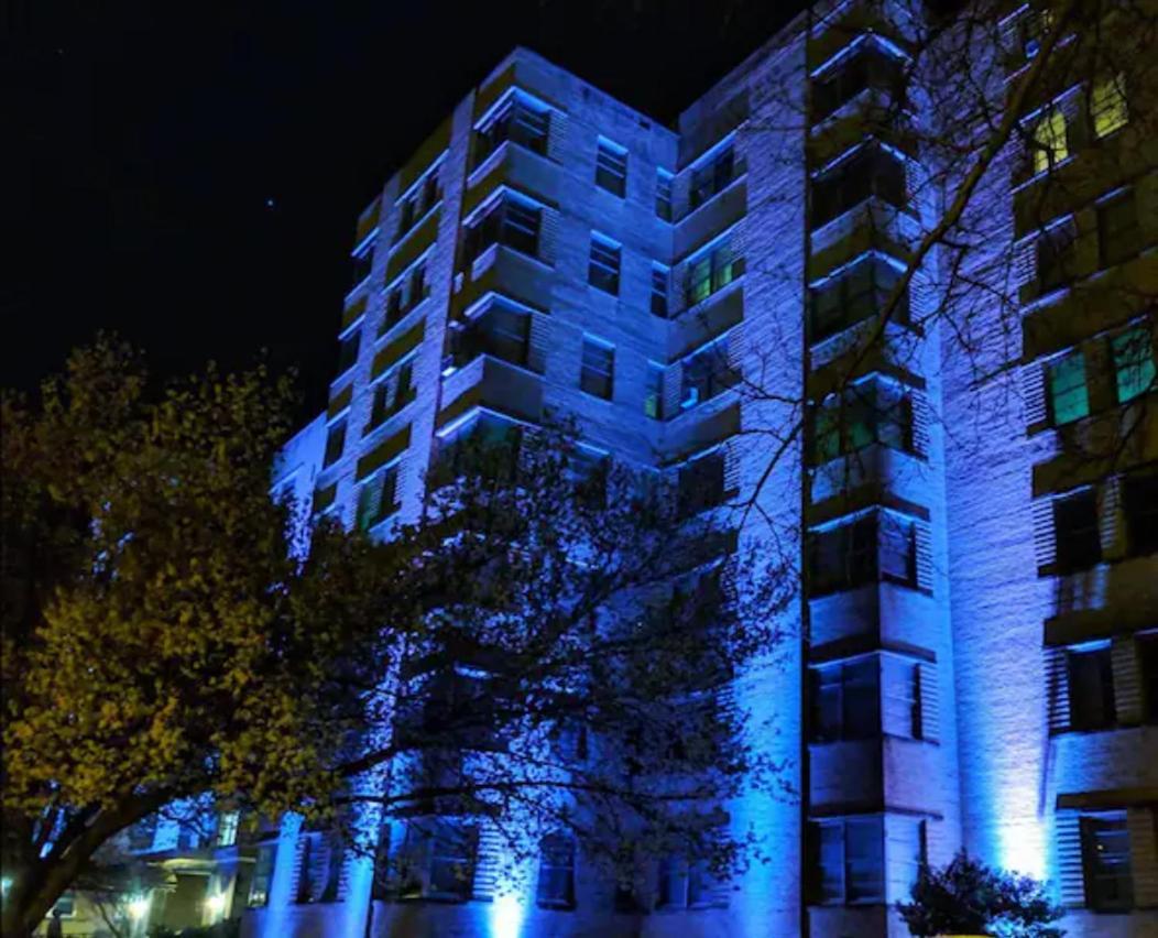 Hotel Phillips Бартлсвилл Экстерьер фото