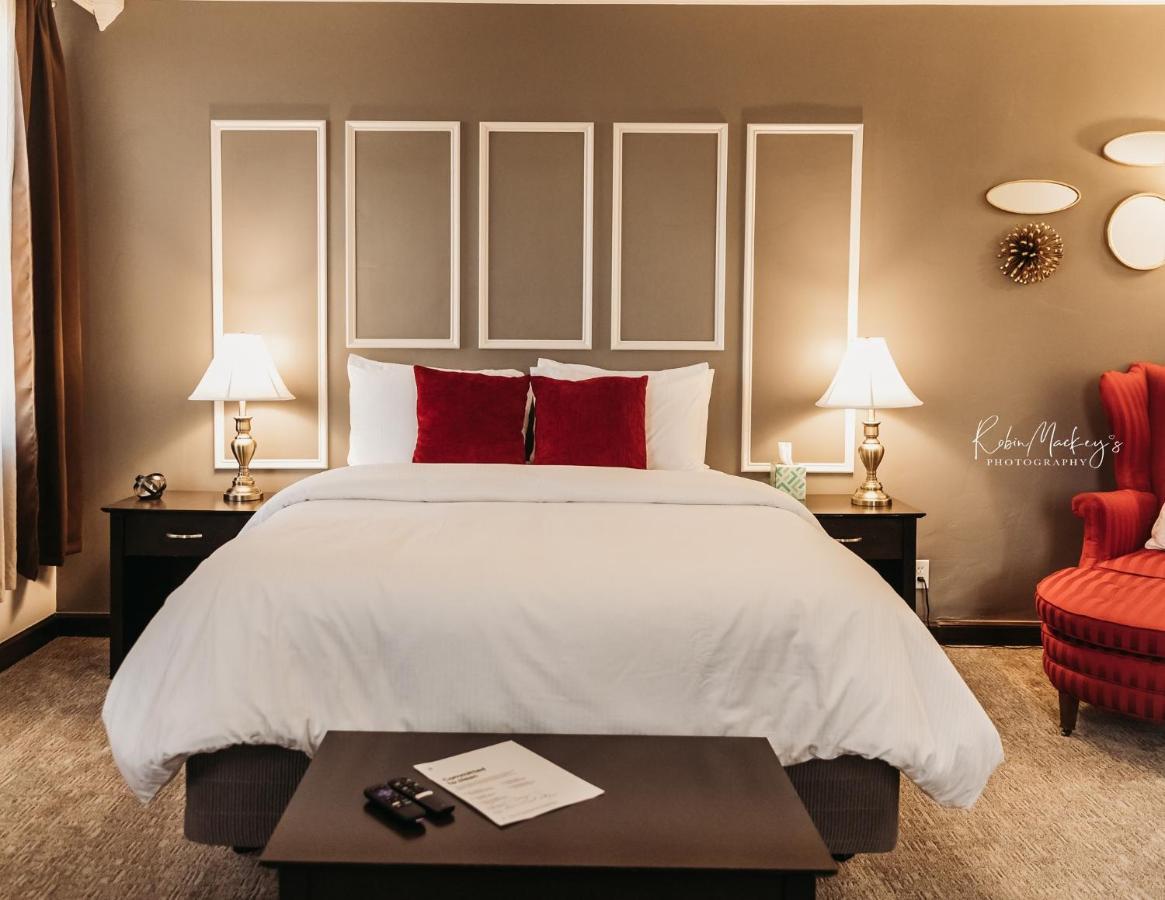 Hotel Phillips Бартлсвилл Экстерьер фото