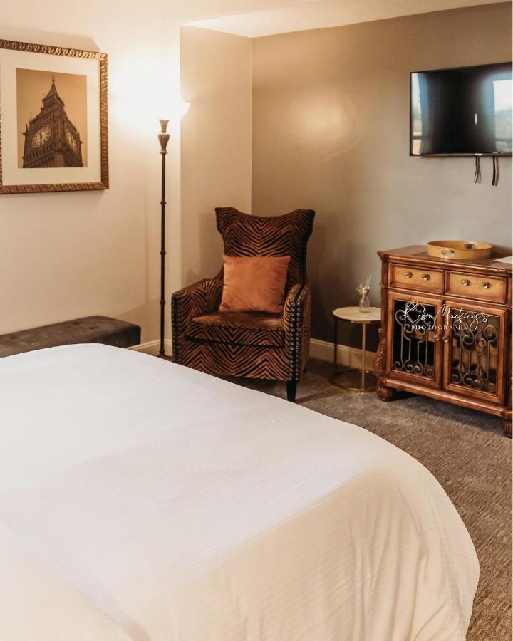 Hotel Phillips Бартлсвилл Экстерьер фото