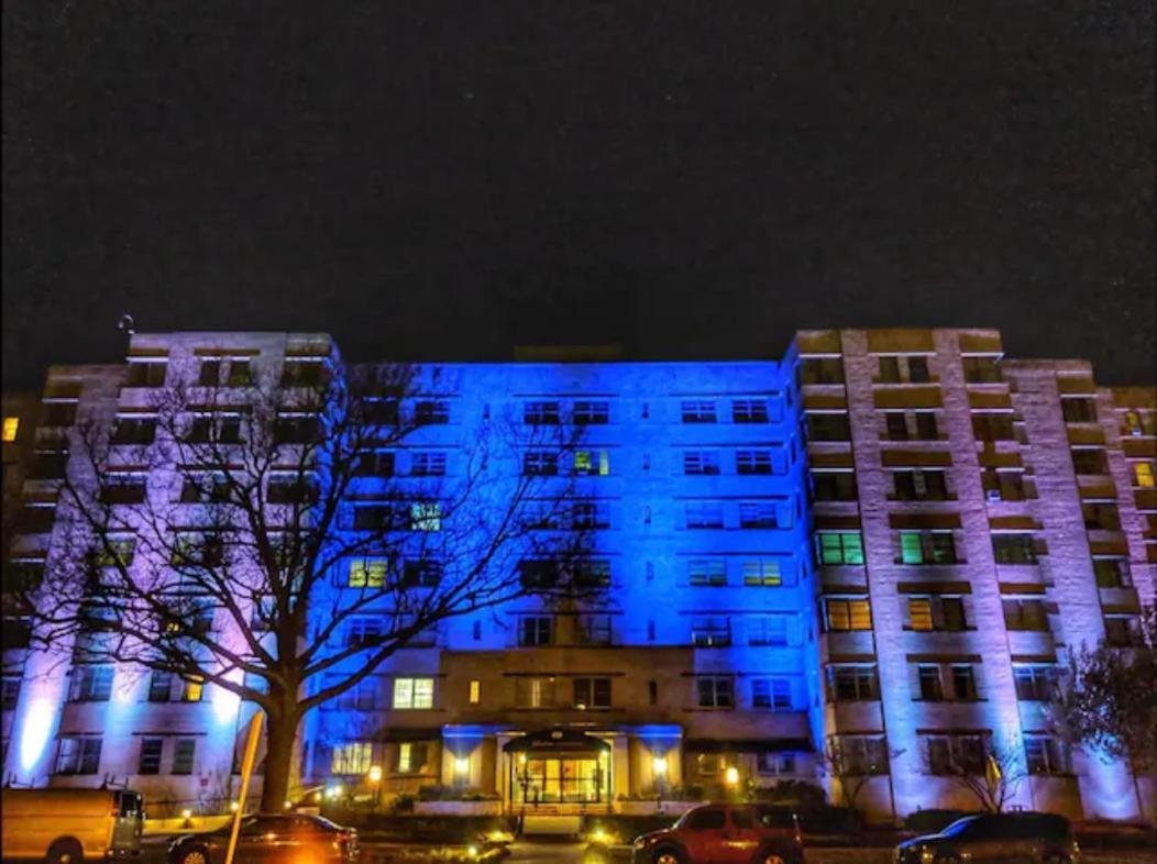 Hotel Phillips Бартлсвилл Экстерьер фото