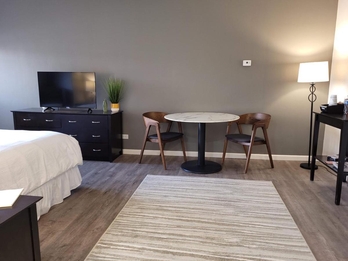 Hotel Phillips Бартлсвилл Экстерьер фото