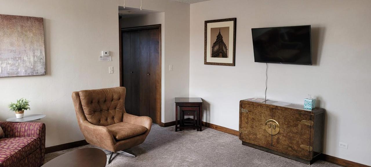 Hotel Phillips Бартлсвилл Экстерьер фото
